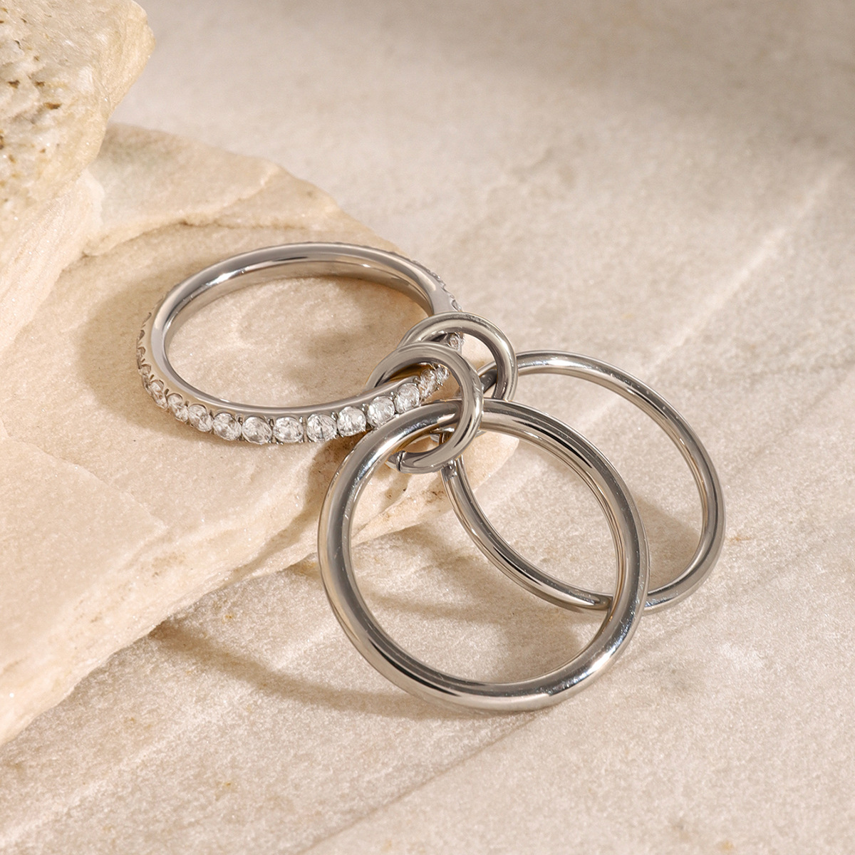 Stapelring mit Diamanten von Evadne