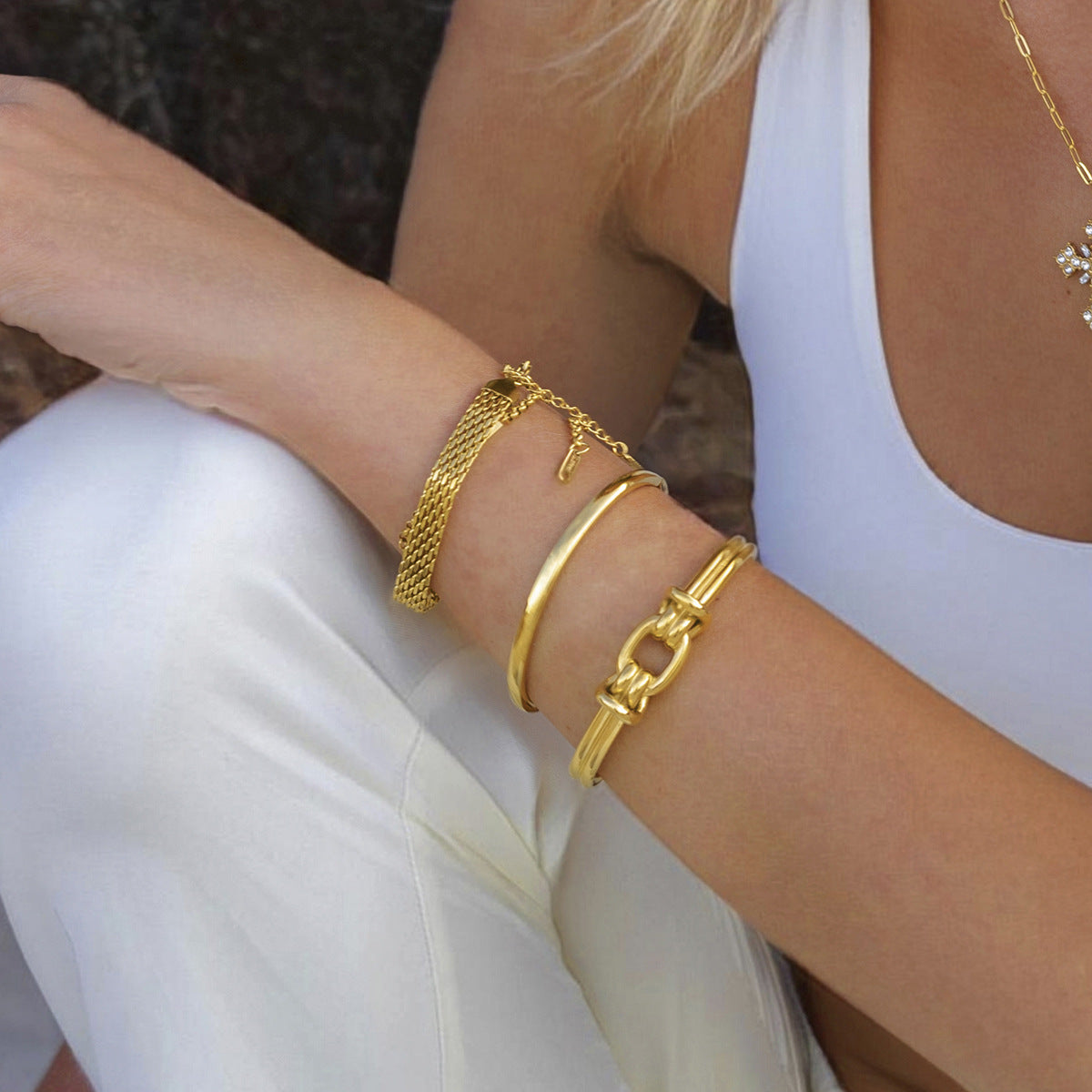 Luce Gold Knot Bangle