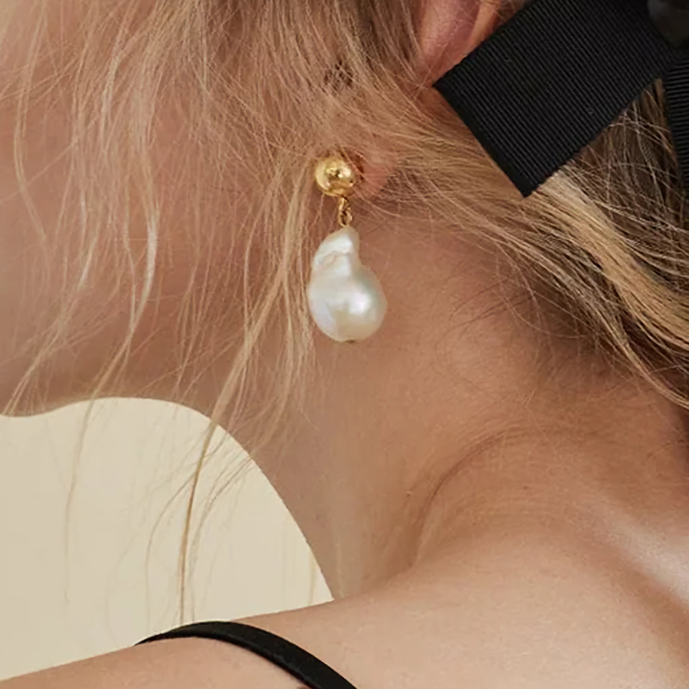 Ariana Chunky Pearl Drop Earrings