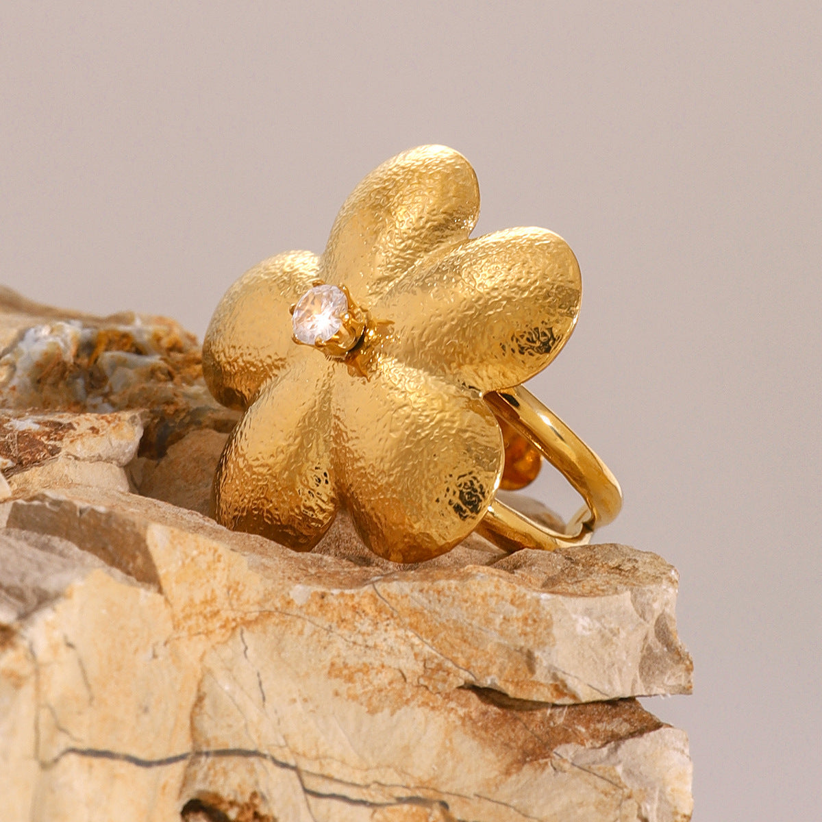 Flora Gold Petal Ring