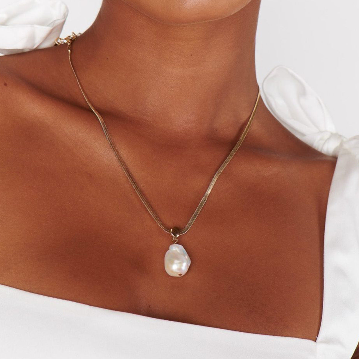 Glorietta Herringbone Pearl Necklace