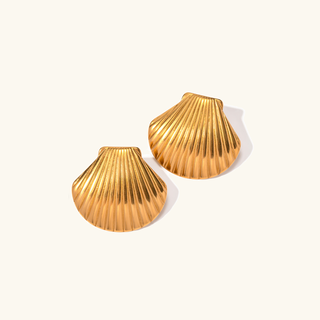 Nicole Seashell Gold Earrings