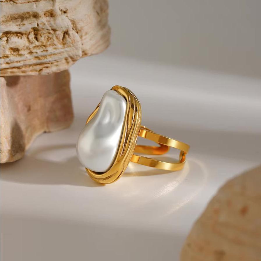 Charis Gold Pearl Ring